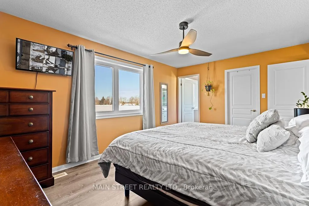 Photo 17 of 26 John W Taylor Avenue, New Tecumseth, Alliston — HOMEH