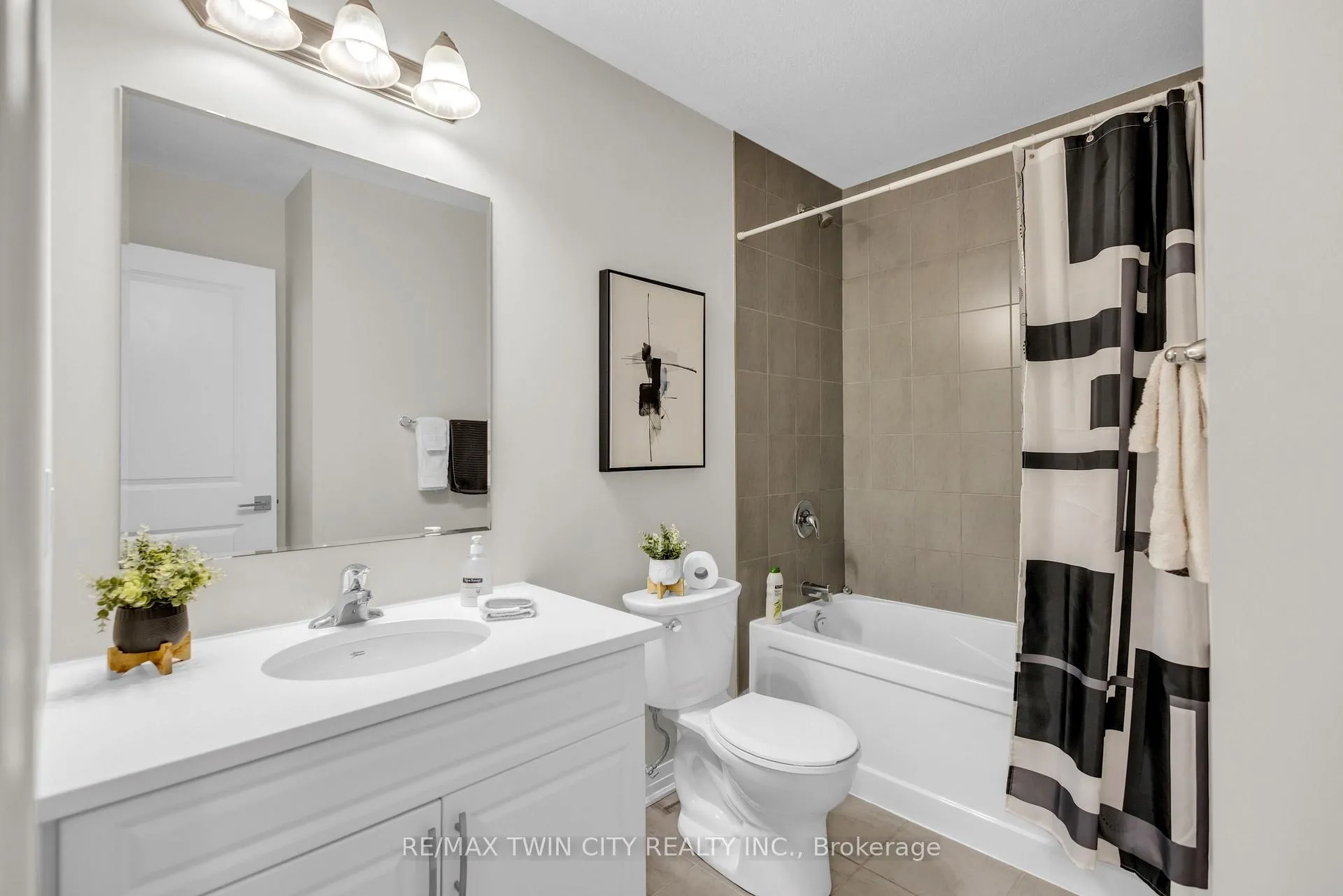 Photo 15 of Unit 1F, 155 Thomas Slee Drive, Kitchener — HOMEH