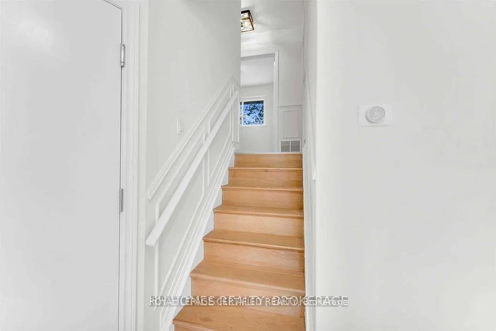 Photo 11 of 50 Wilton Drive, Brampton, Bram East — HOMEH