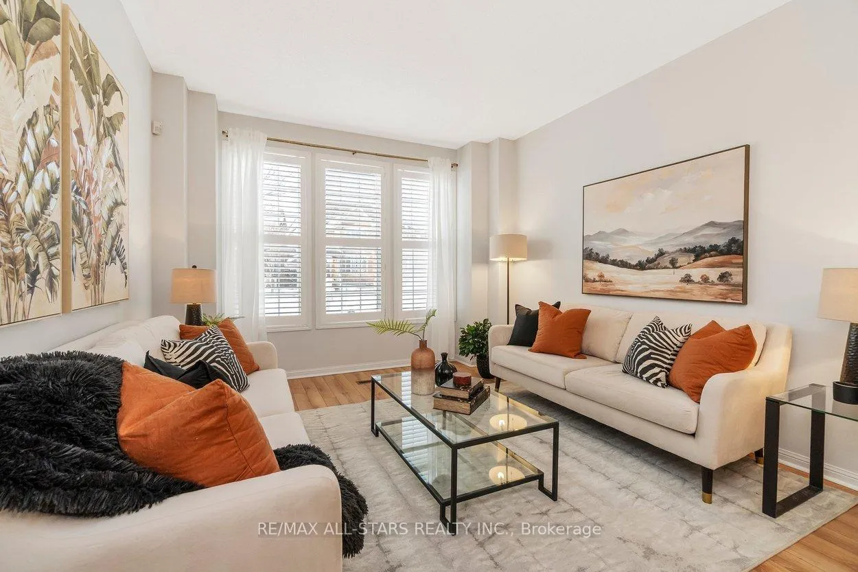 Photo 7 of 33 Christian Reesor Park Avenue, Markham, Cornell — HOMEH
