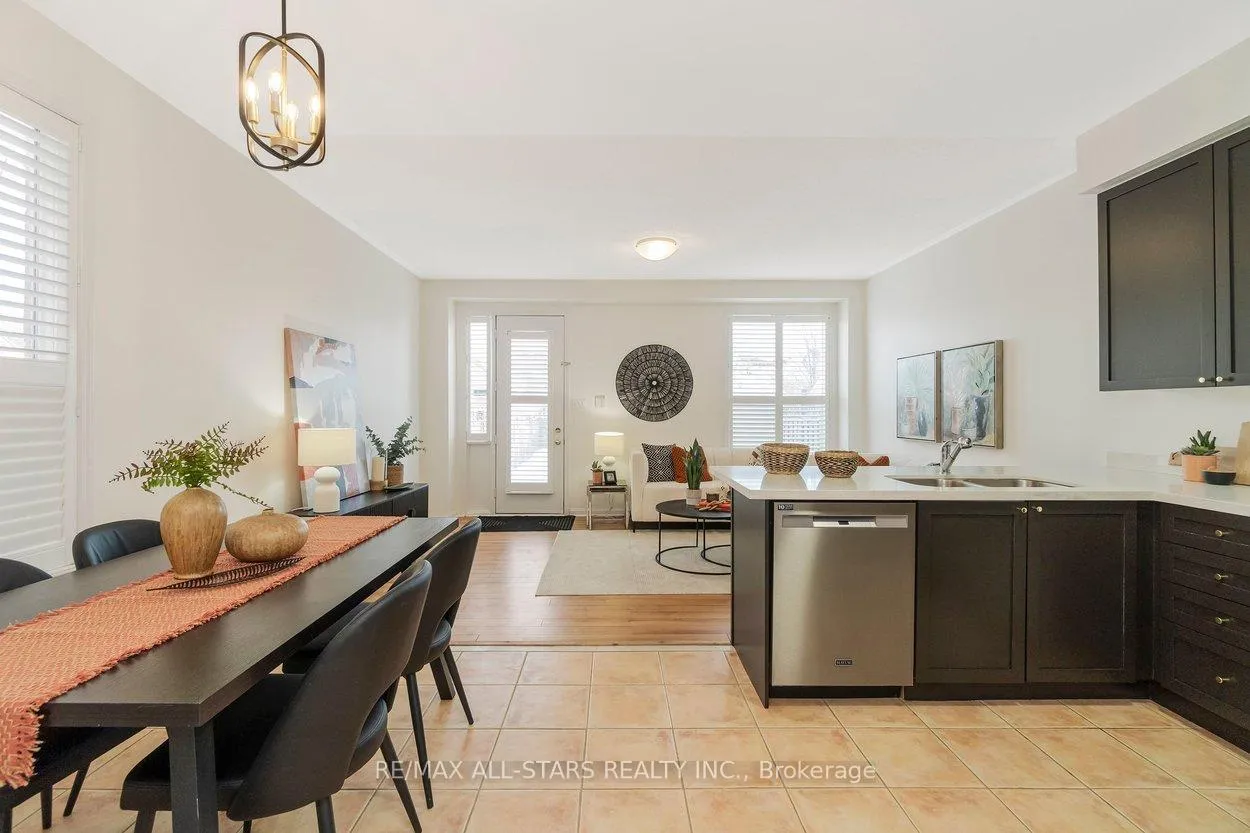 Photo 14 of 33 Christian Reesor Park Avenue, Markham, Cornell — HOMEH