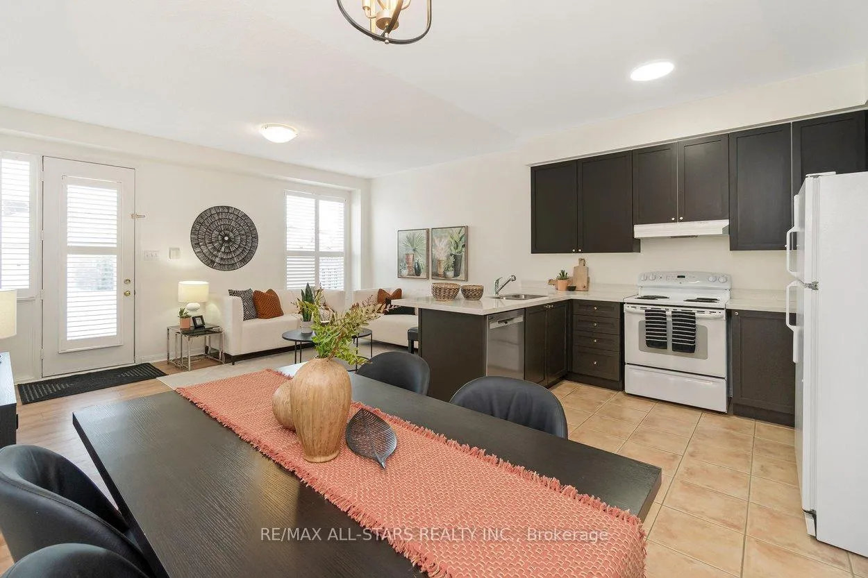 Photo 21 of 33 Christian Reesor Park Avenue, Markham, Cornell — HOMEH