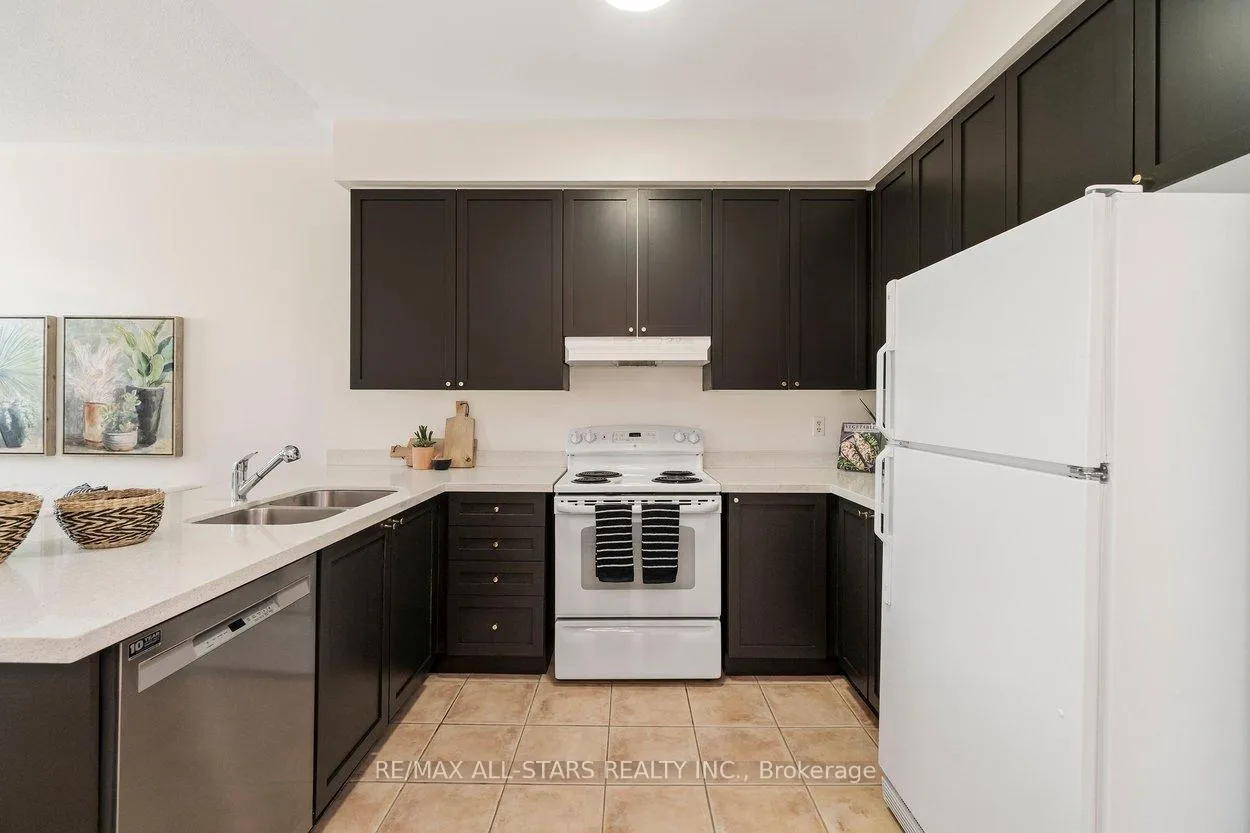 Photo 22 of 33 Christian Reesor Park Avenue, Markham, Cornell — HOMEH