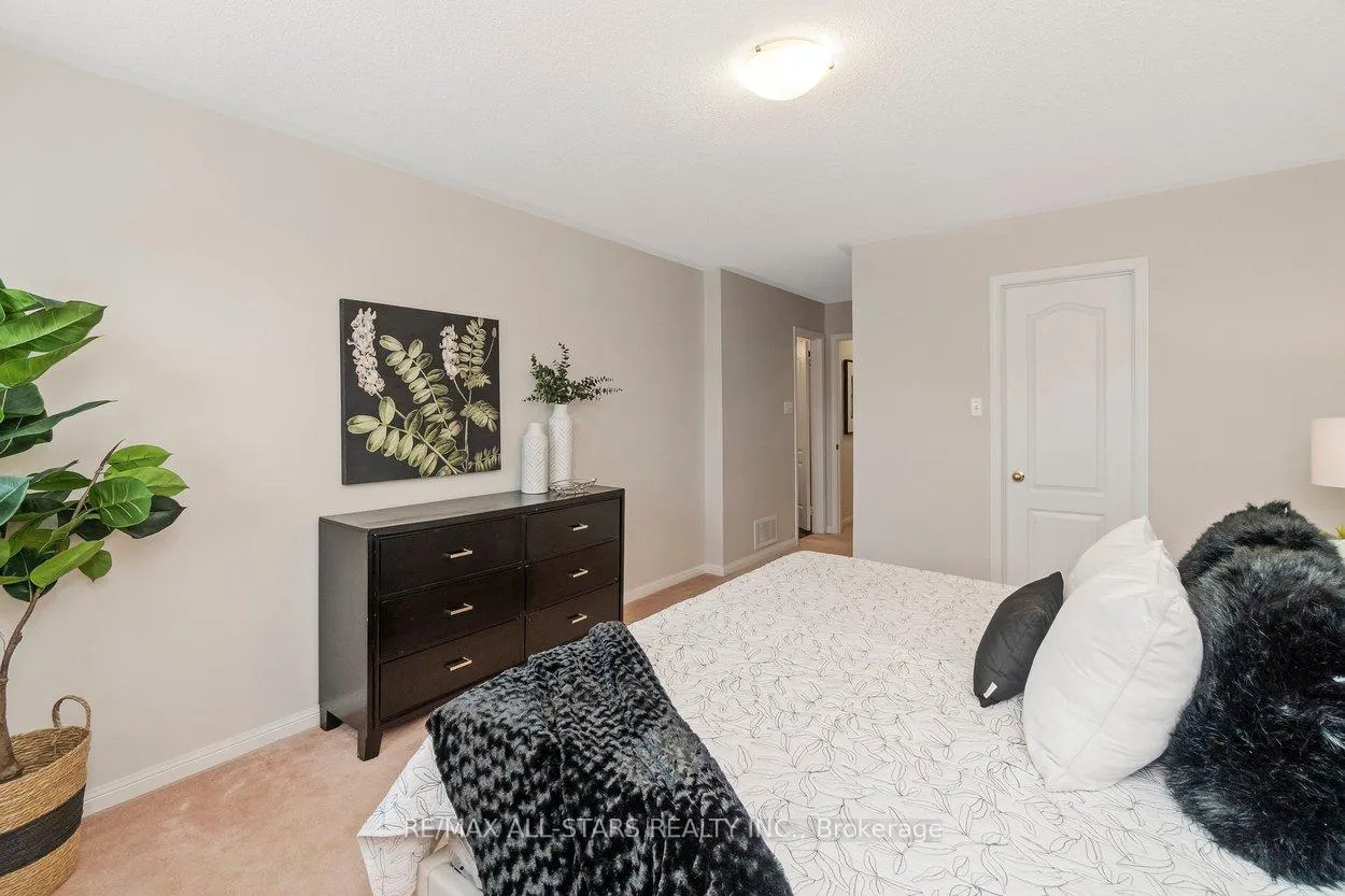 Photo 33 of 33 Christian Reesor Park Avenue, Markham, Cornell — HOMEH
