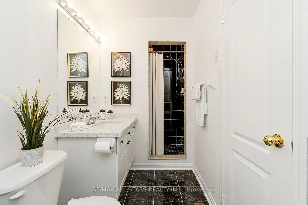 Photo 37 of 33 Christian Reesor Park Avenue, Markham, Cornell — HOMEH
