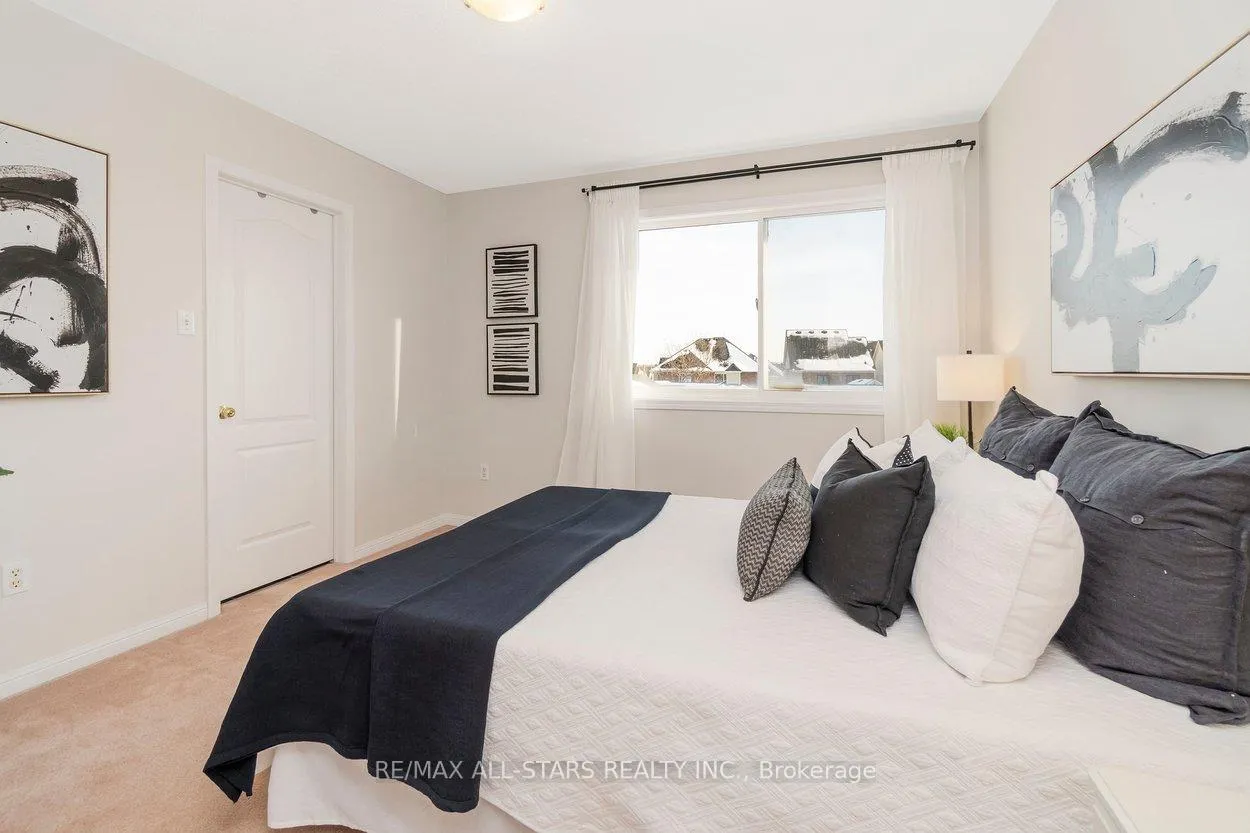 Photo 40 of 33 Christian Reesor Park Avenue, Markham, Cornell — HOMEH