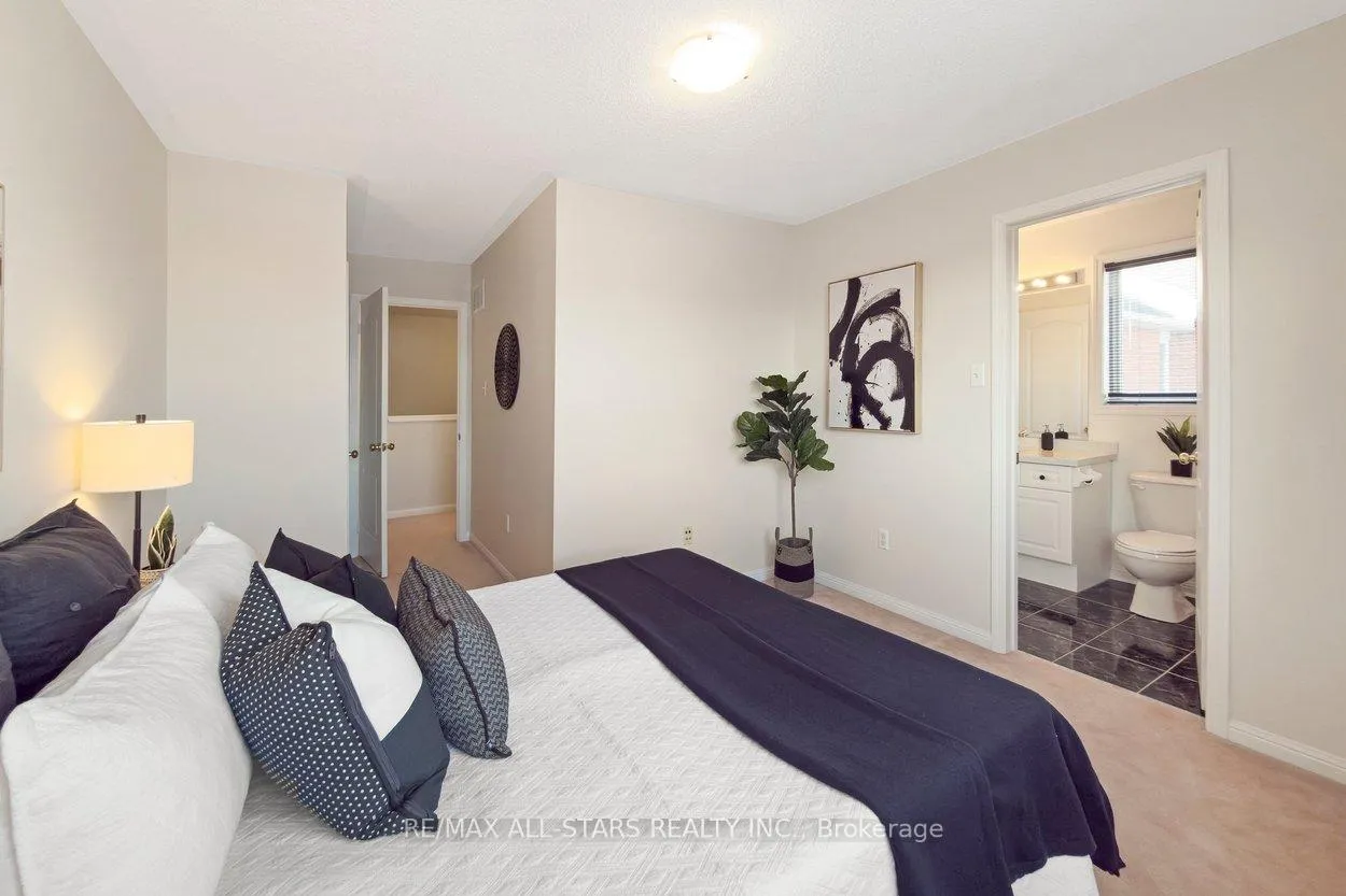 Photo 41 of 33 Christian Reesor Park Avenue, Markham, Cornell — HOMEH