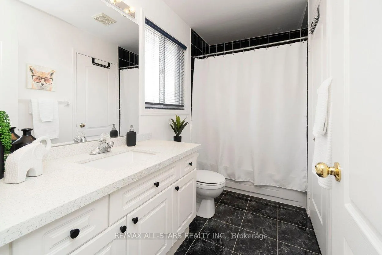 Photo 42 of 33 Christian Reesor Park Avenue, Markham, Cornell — HOMEH