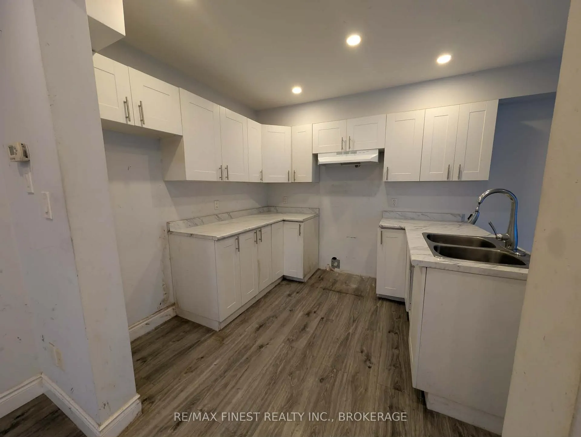 Photo 4 of 251 Conacher Drive, Kingston, Rideau — HOMEH