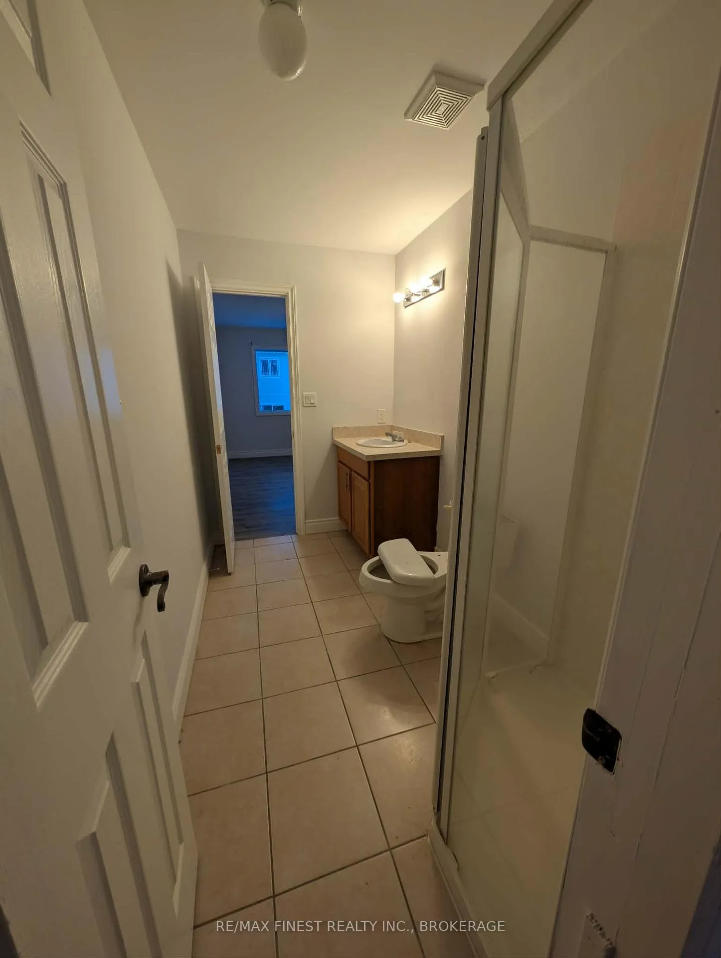 Photo 12 of 251 Conacher Drive, Kingston, Rideau — HOMEH