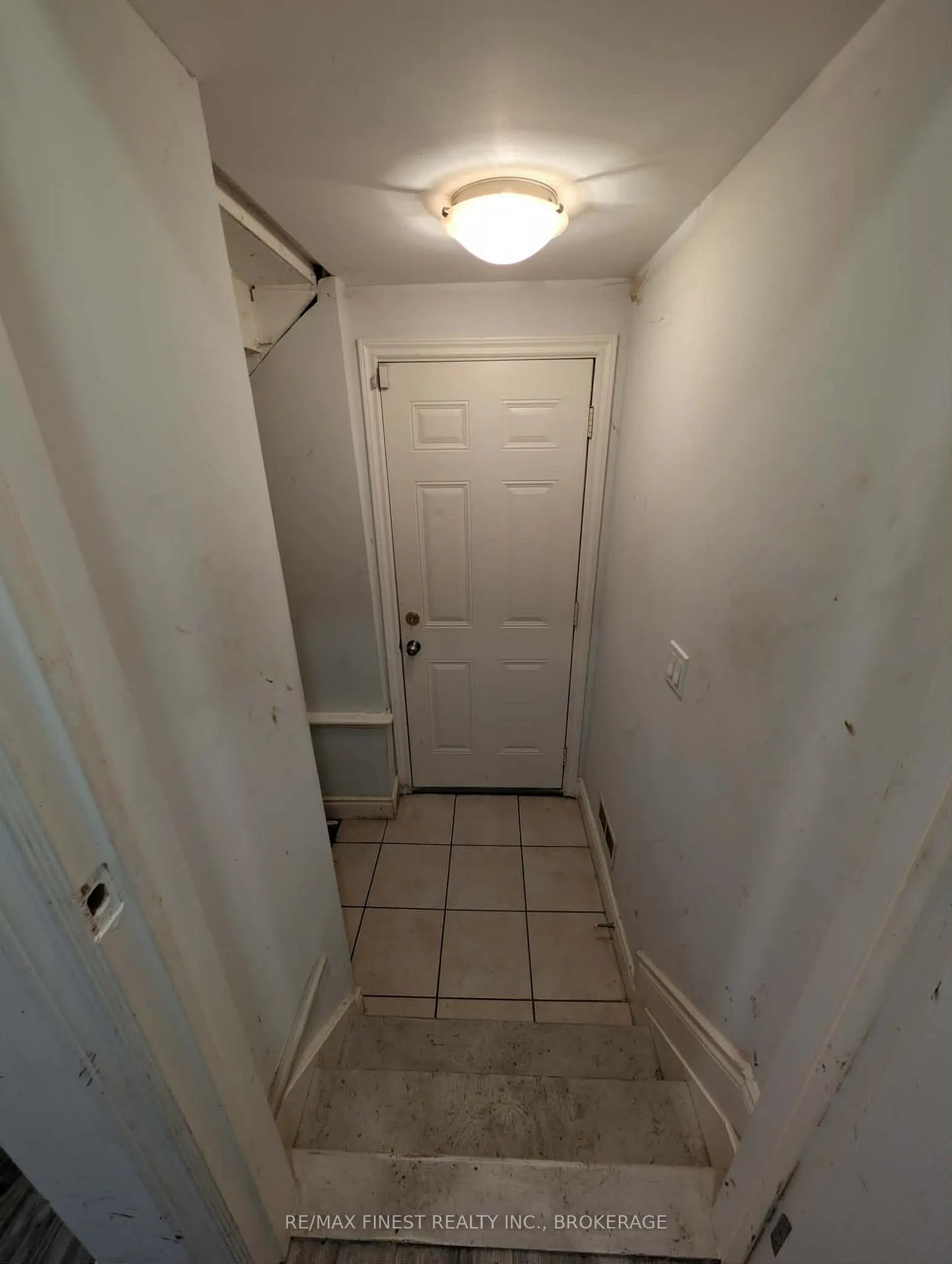 Photo 17 of 251 Conacher Drive, Kingston, Rideau — HOMEH