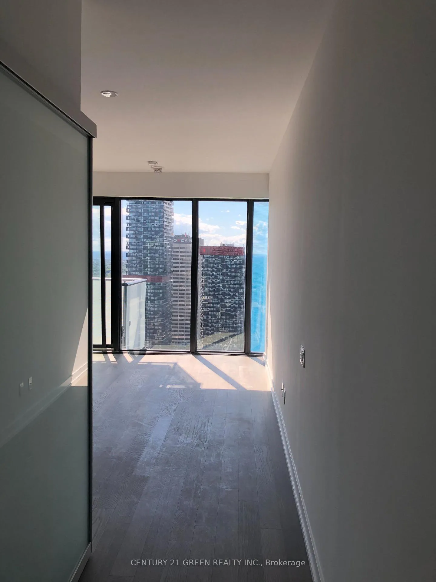 Photo 2 of Unit 4002, 161 Roehampton Avenue, Toronto, Mount Pleasant West — HOMEH