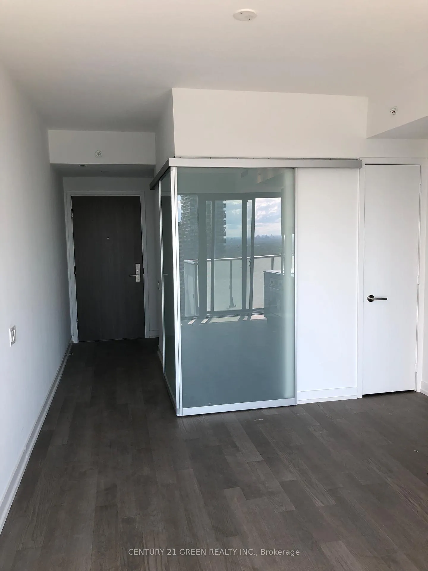 Photo 3 of Unit 4002, 161 Roehampton Avenue, Toronto, Mount Pleasant West — HOMEH
