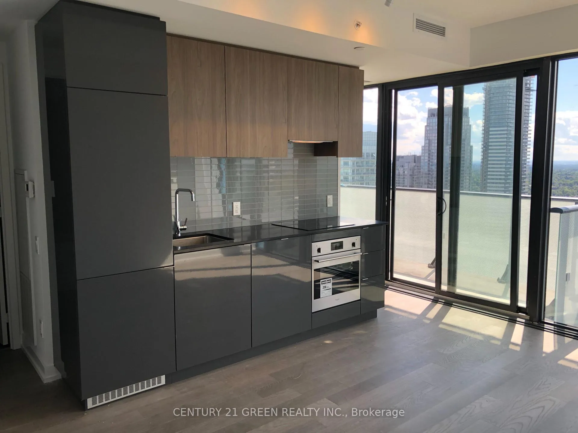 Photo 5 of Unit 4002, 161 Roehampton Avenue, Toronto, Mount Pleasant West — HOMEH