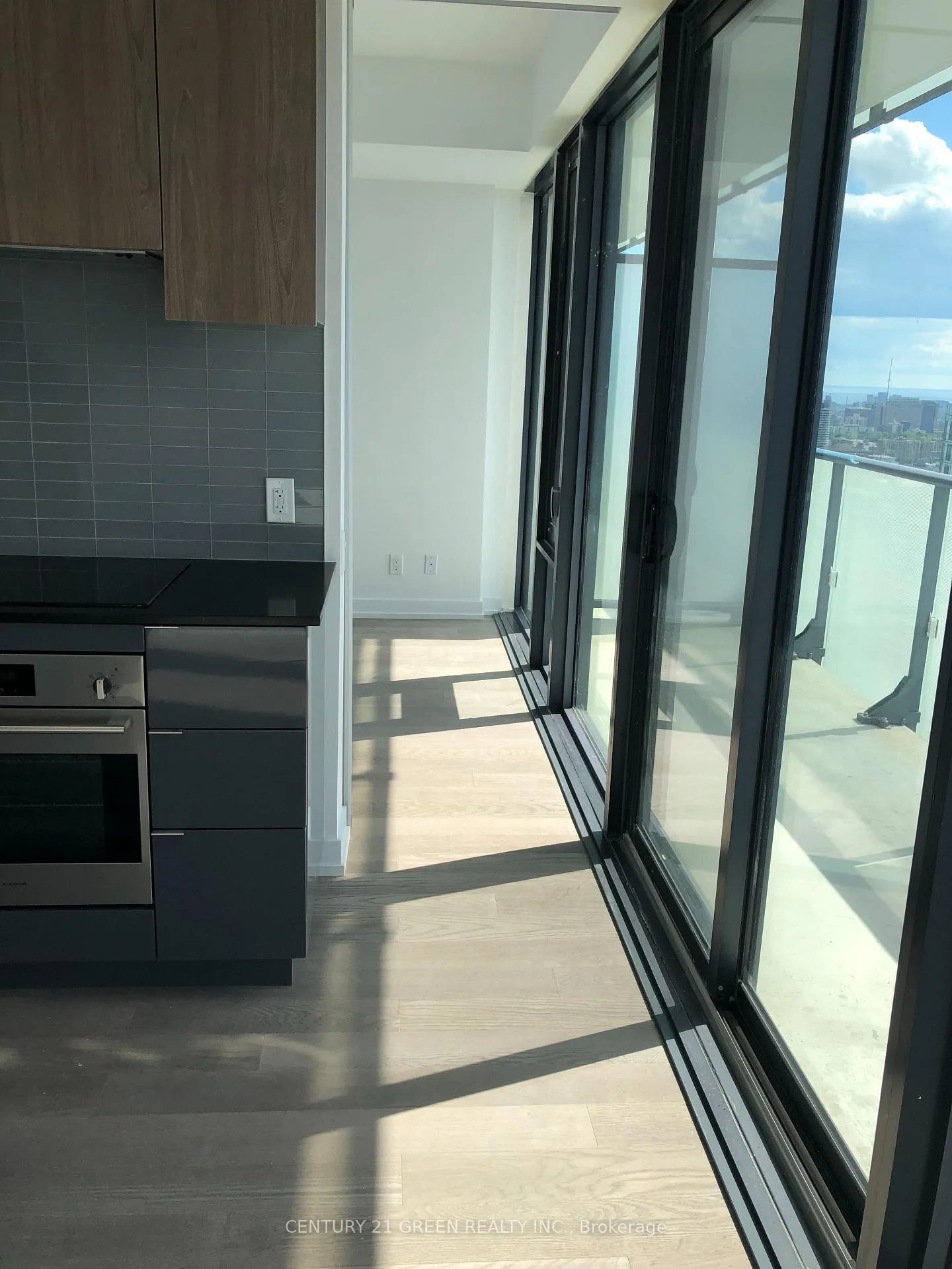 Photo 8 of Unit 4002, 161 Roehampton Avenue, Toronto, Mount Pleasant West — HOMEH