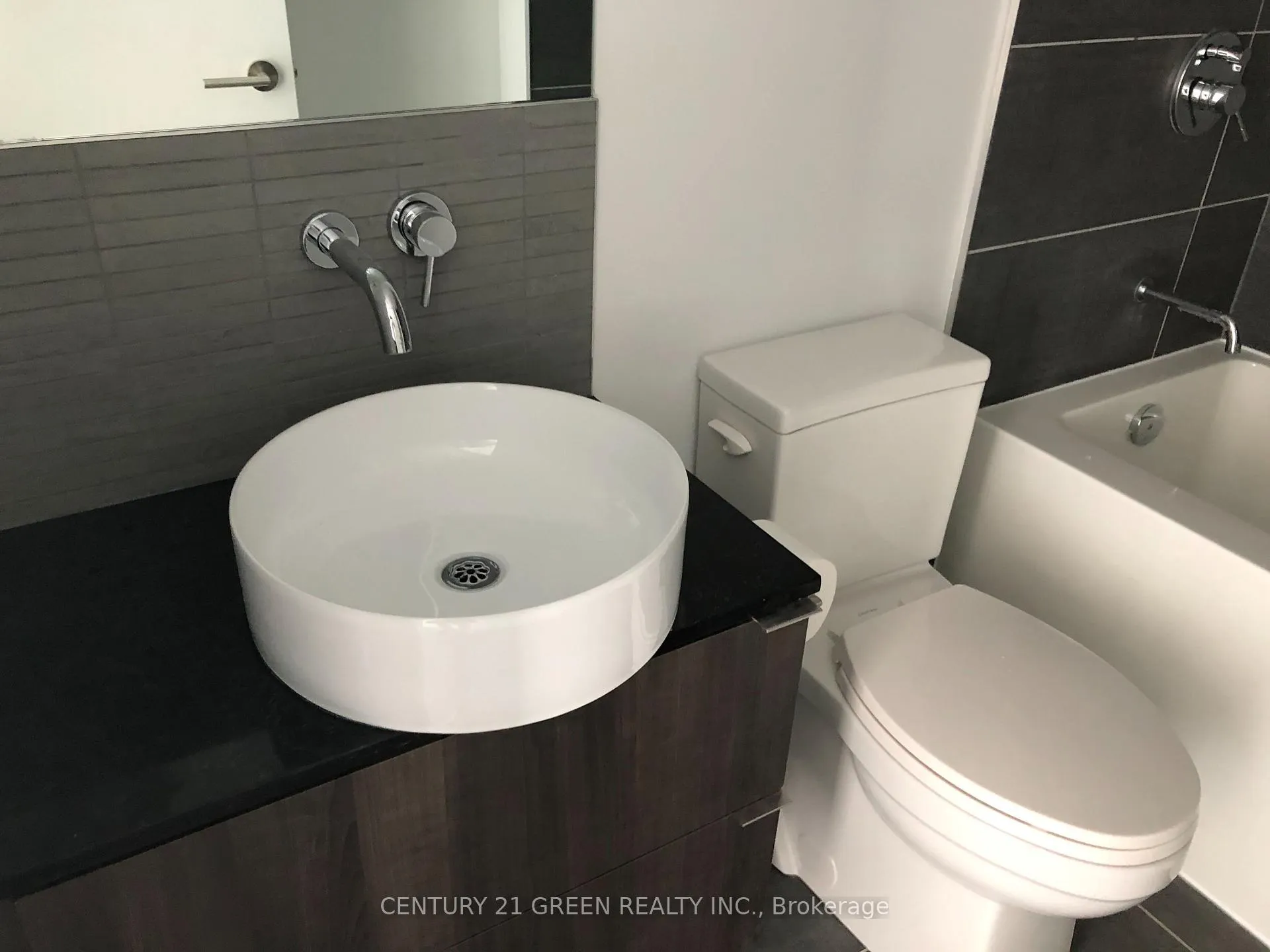 Photo 11 of Unit 4002, 161 Roehampton Avenue, Toronto, Mount Pleasant West — HOMEH