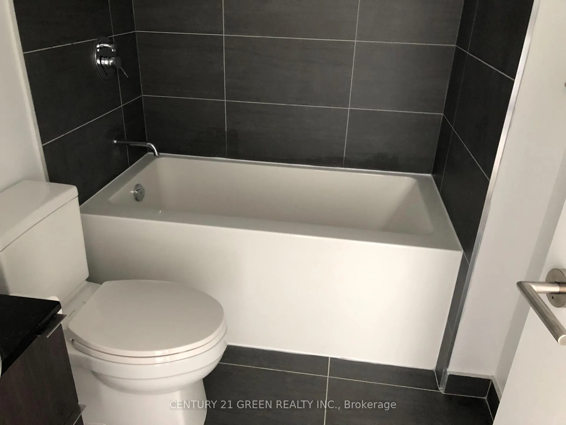 Photo 12 of Unit 4002, 161 Roehampton Avenue, Toronto, Mount Pleasant West — HOMEH