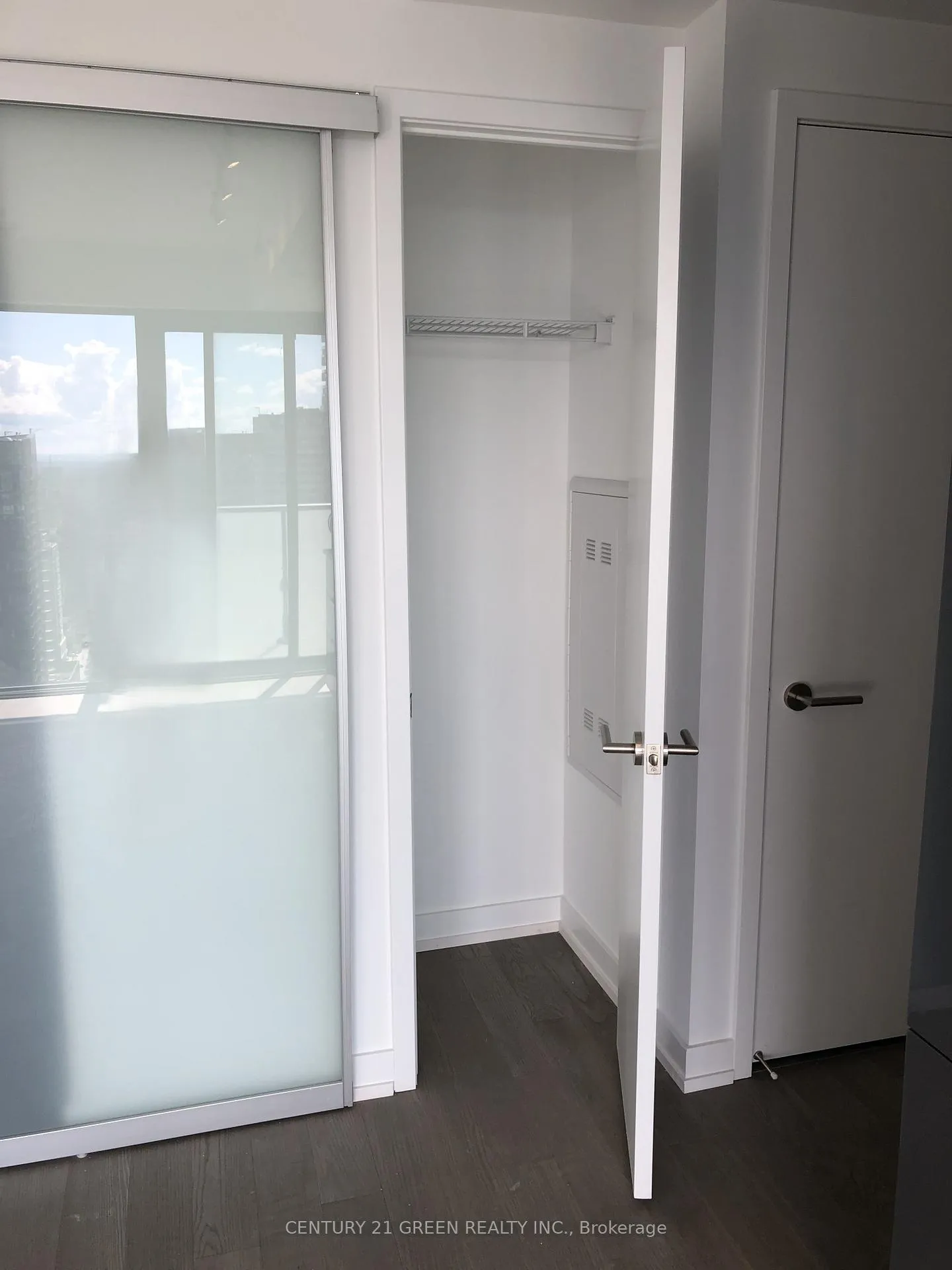 Photo 13 of Unit 4002, 161 Roehampton Avenue, Toronto, Mount Pleasant West — HOMEH