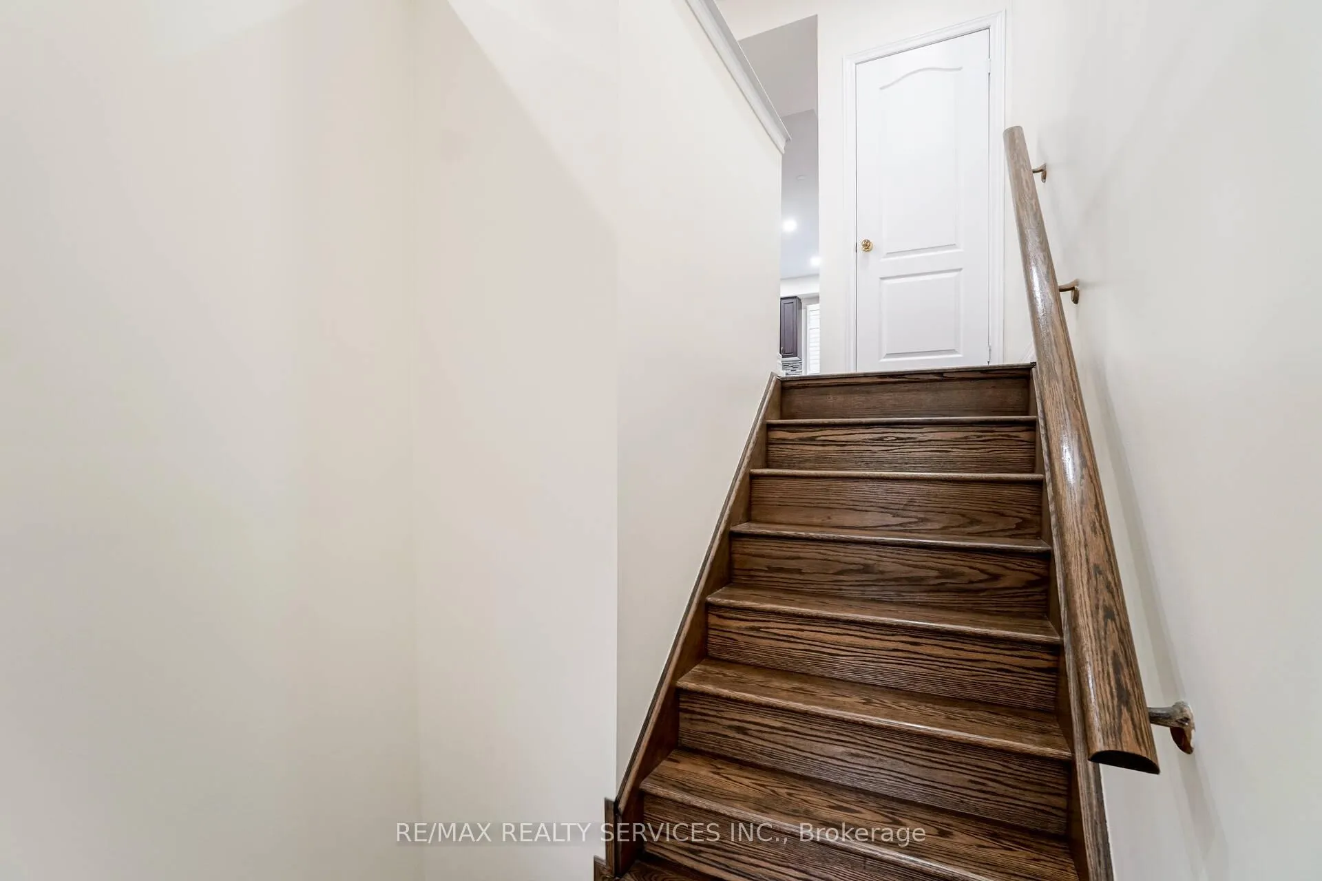 Photo 6 of 49 Sea Drifter Crescent, Brampton, Bram East — HOMEH