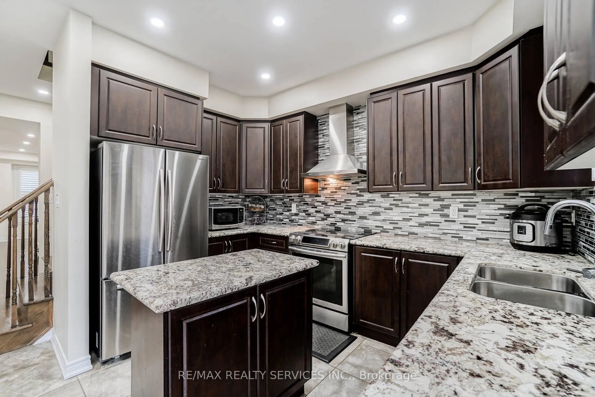 Photo 14 of 49 Sea Drifter Crescent, Brampton, Bram East — HOMEH