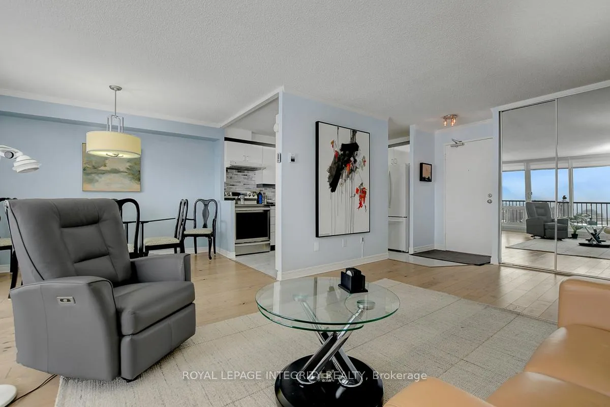 Photo 5 of Unit 1512, 665 Bathgate Drive, Ottawa, Carson Meadows — HOMEH