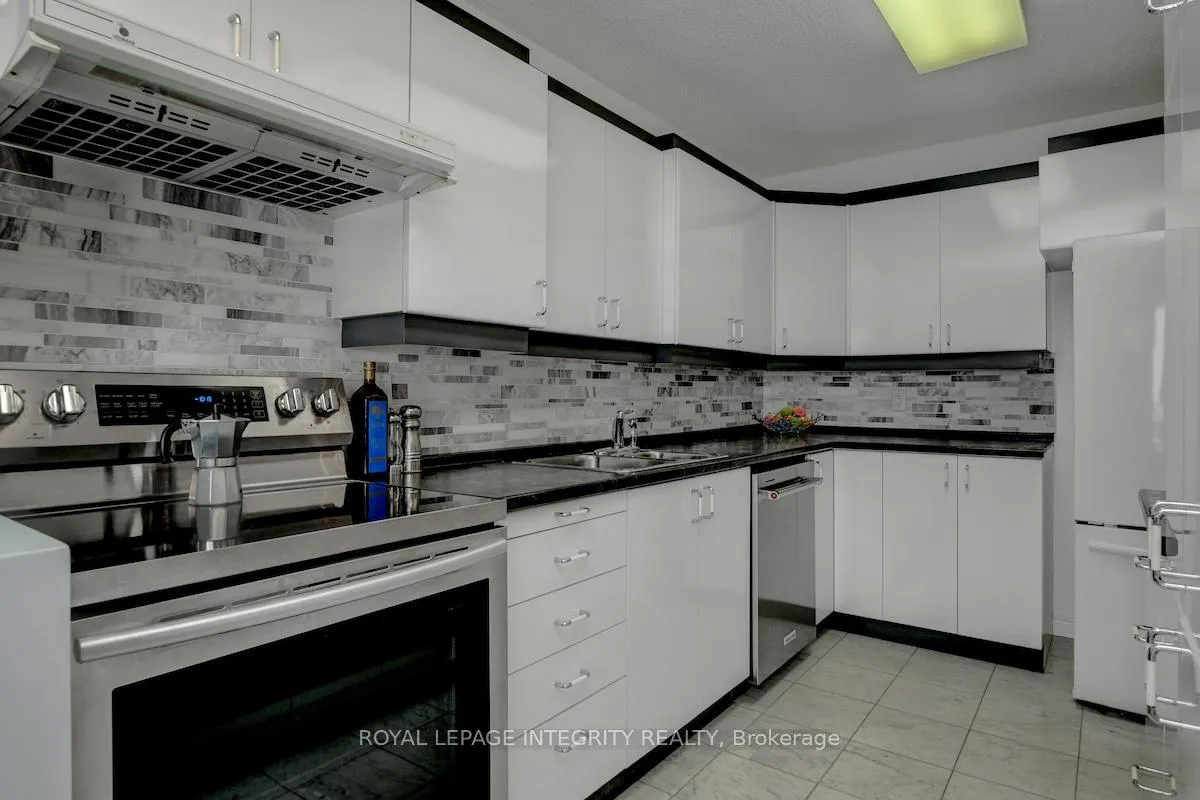 Photo 9 of Unit 1512, 665 Bathgate Drive, Ottawa, Carson Meadows — HOMEH