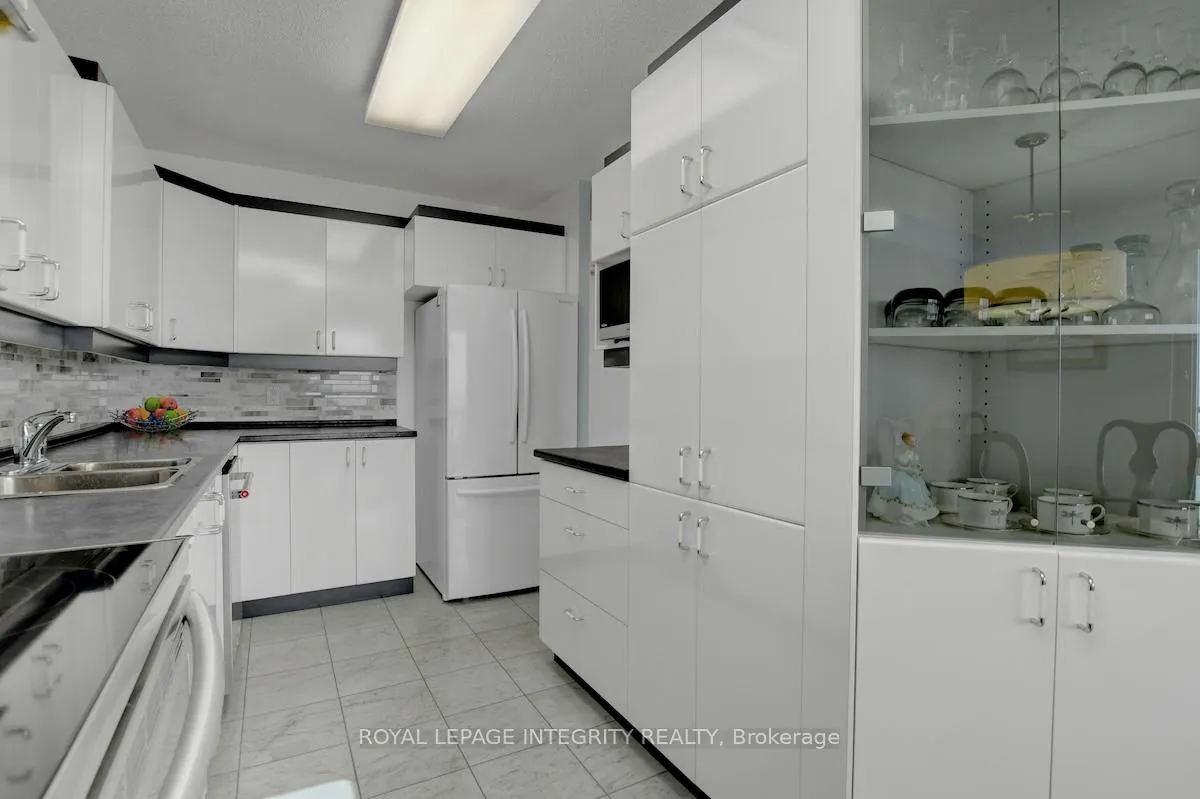 Photo 10 of Unit 1512, 665 Bathgate Drive, Ottawa, Carson Meadows — HOMEH