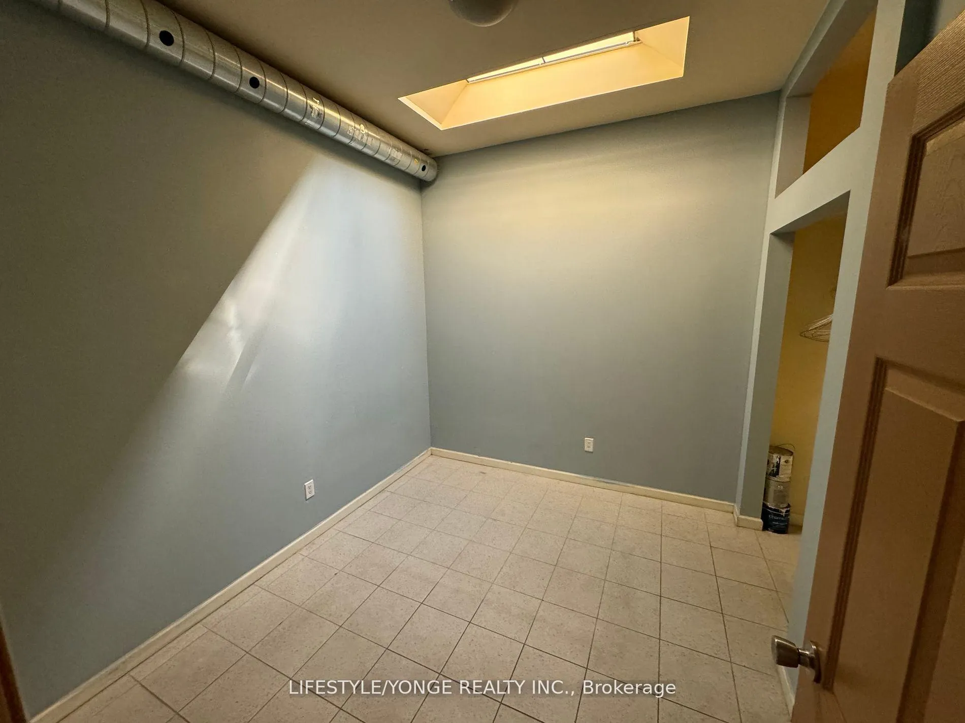 Photo 5 of Unit North, 609 Queen Street, Toronto, Waterfront Communities — HOMEH