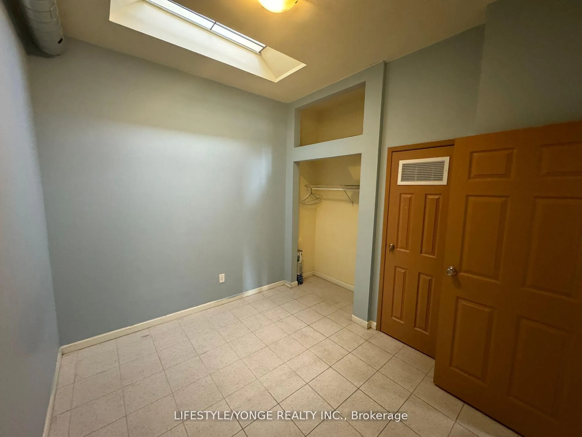 Photo 6 of Unit North, 609 Queen Street, Toronto, Waterfront Communities — HOMEH