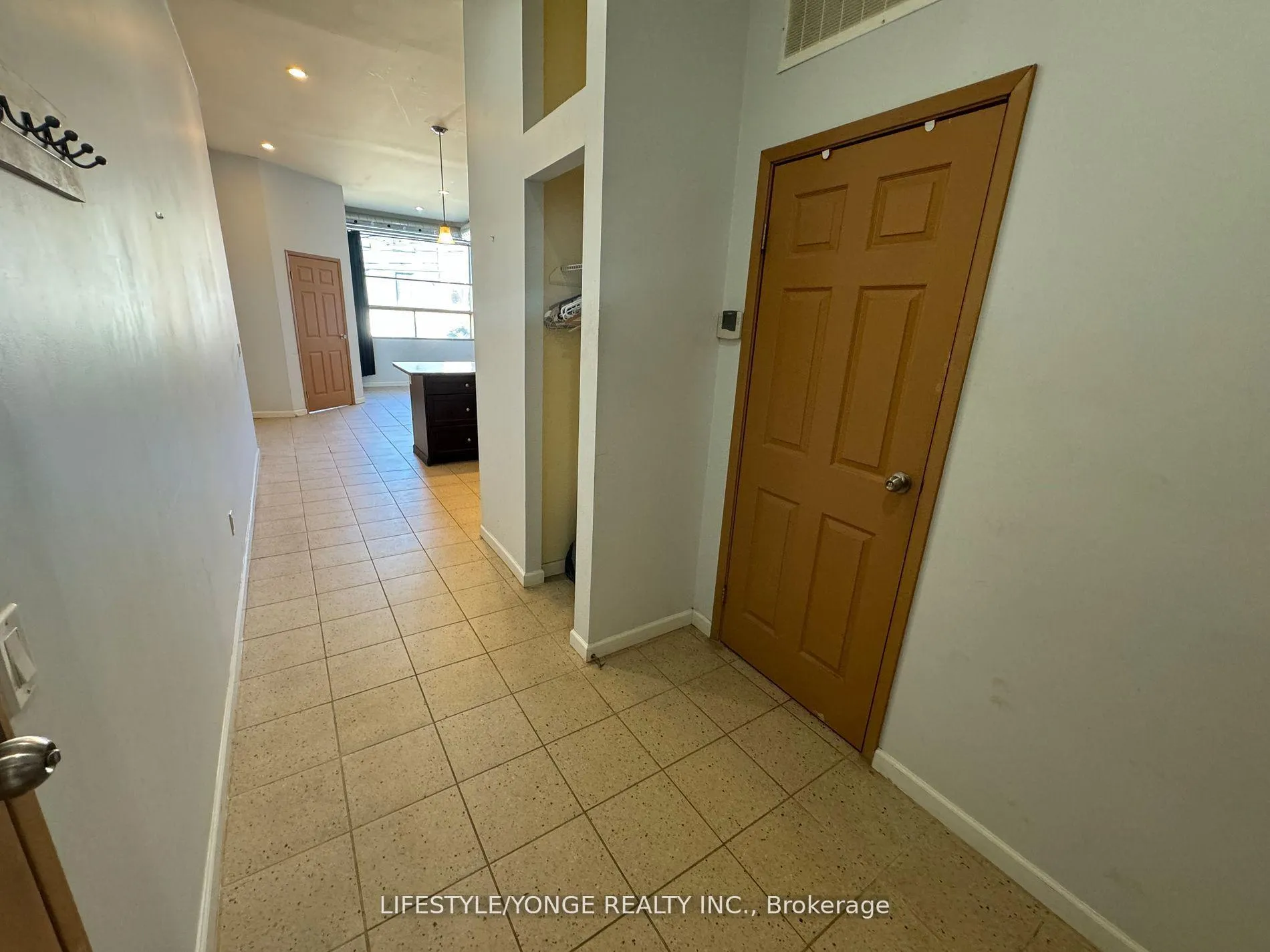 Photo 10 of Unit North, 609 Queen Street, Toronto, Waterfront Communities — HOMEH