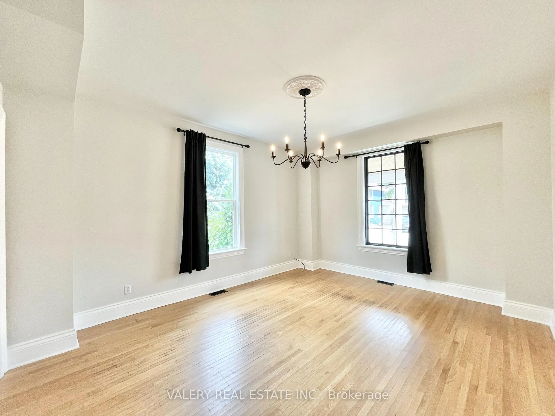 Photo 3 of Unit Main, 92 Nassau Street, Oshawa, Vanier — HOMEH
