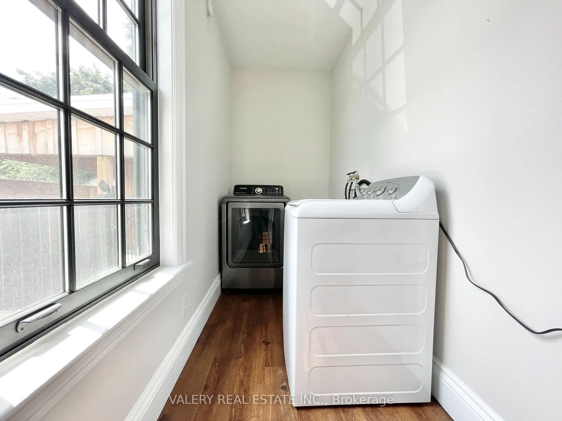 Photo 6 of Unit Main, 92 Nassau Street, Oshawa, Vanier — HOMEH