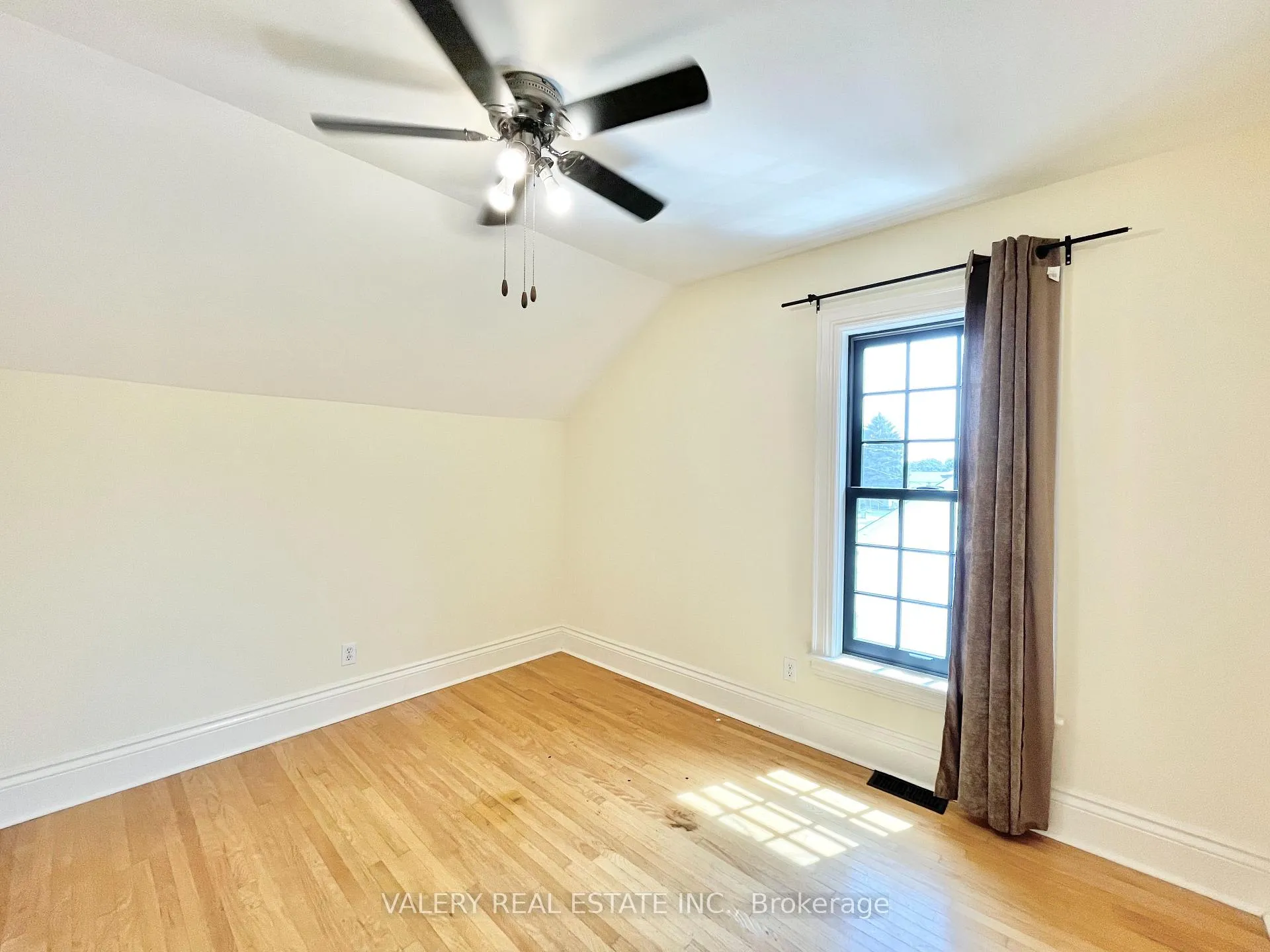 Photo 7 of Unit Main, 92 Nassau Street, Oshawa, Vanier — HOMEH