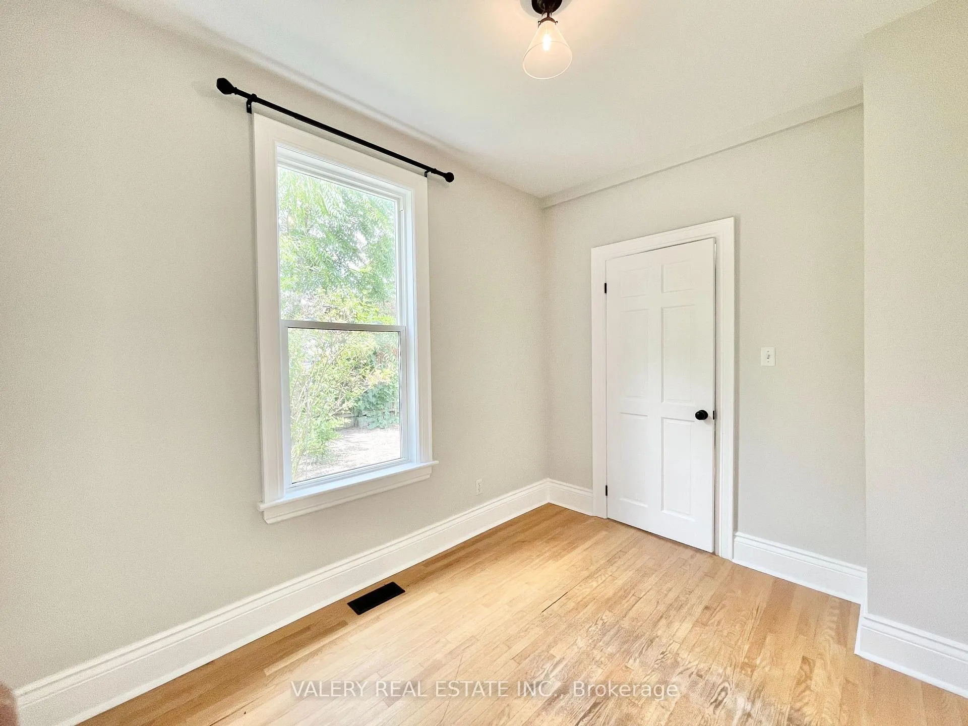 Photo 9 of Unit Main, 92 Nassau Street, Oshawa, Vanier — HOMEH