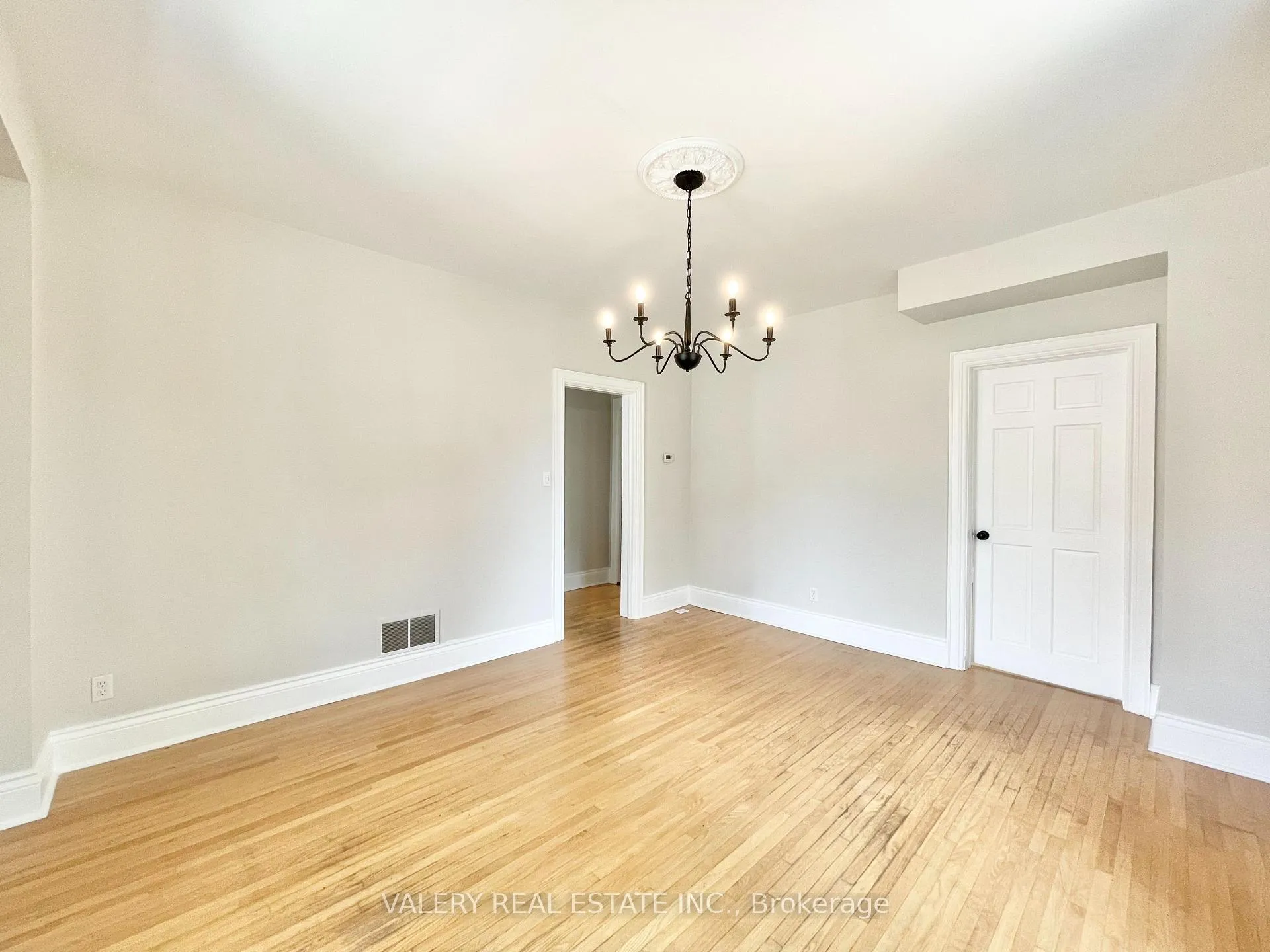 Photo 11 of Unit Main, 92 Nassau Street, Oshawa, Vanier — HOMEH