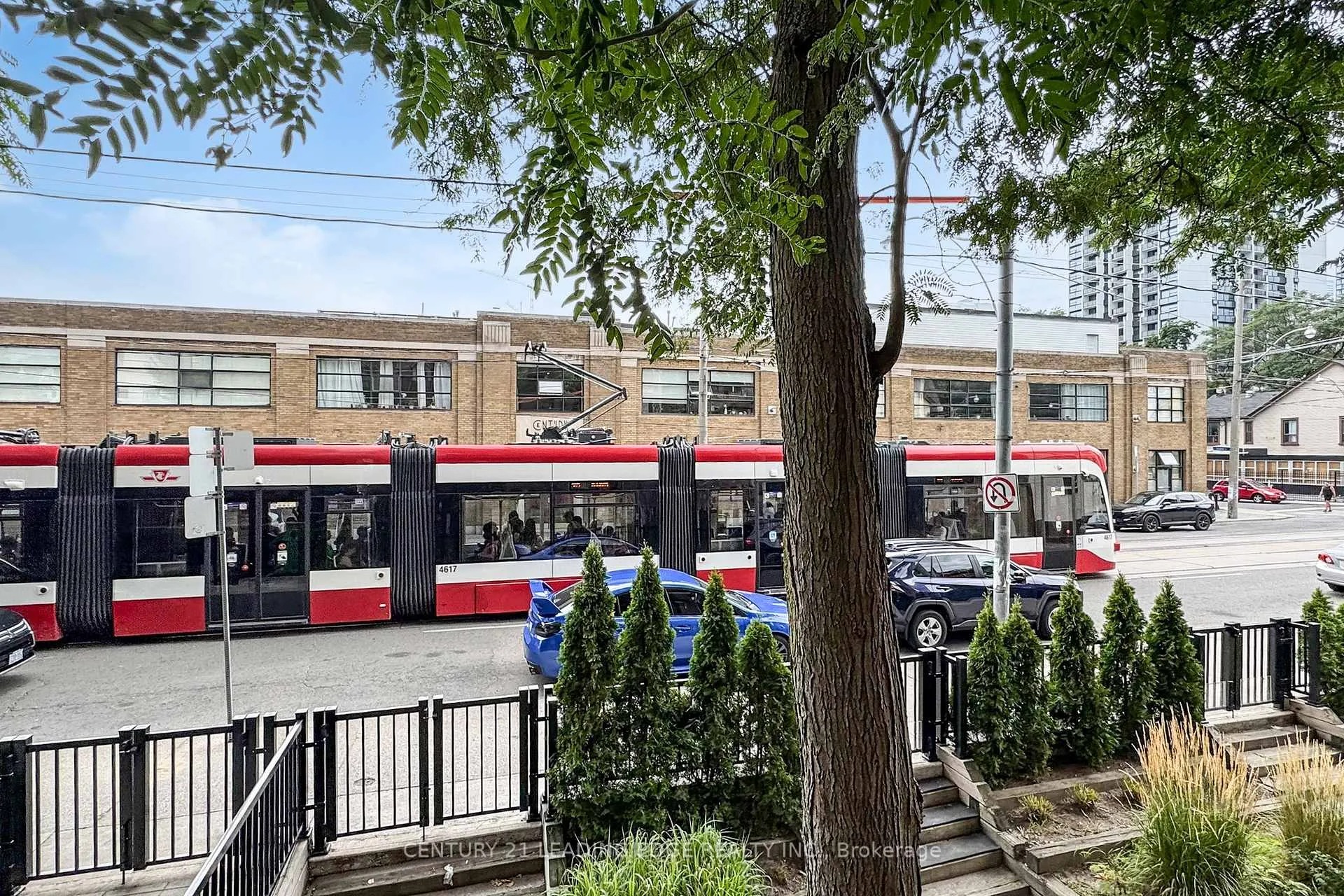 Photo 5 of Unit 4, 364 Dundas Street E, Toronto, Moss Park — HOMEH
