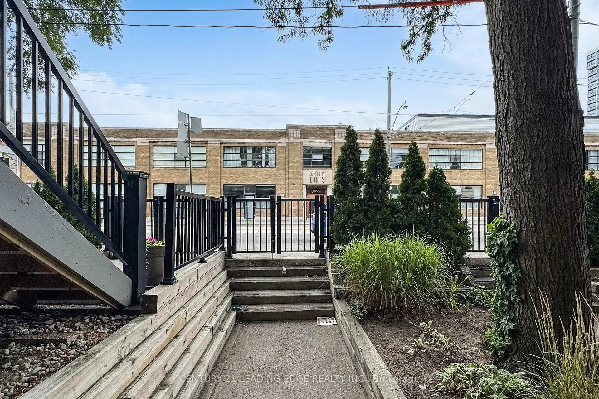 Photo 8 of Unit 4, 364 Dundas Street E, Toronto, Moss Park — HOMEH