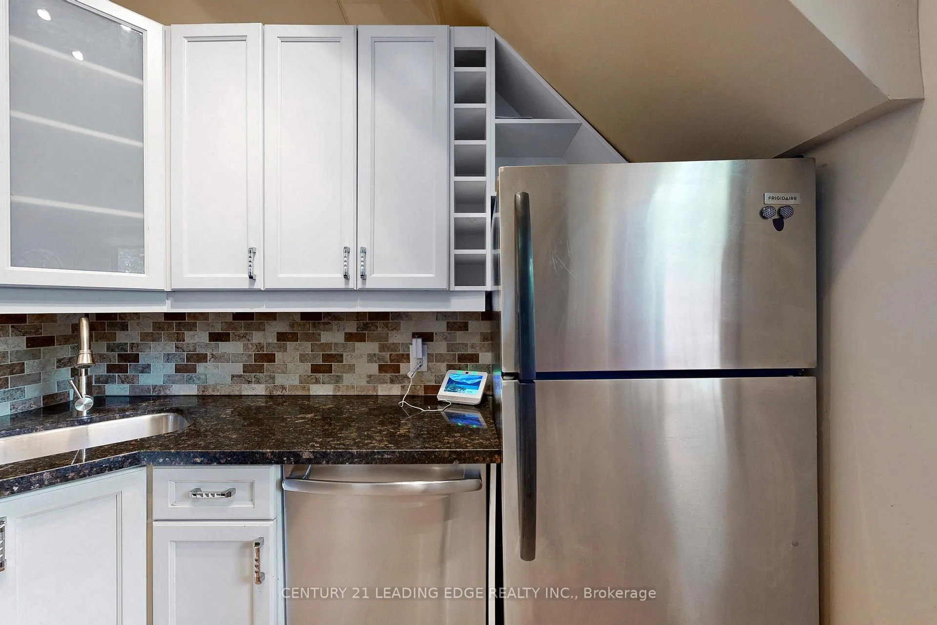 Photo 20 of Unit 4, 364 Dundas Street E, Toronto, Moss Park — HOMEH