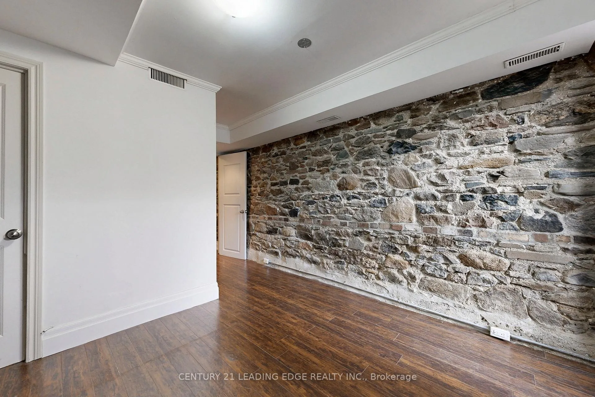Photo 29 of Unit 4, 364 Dundas Street E, Toronto, Moss Park — HOMEH