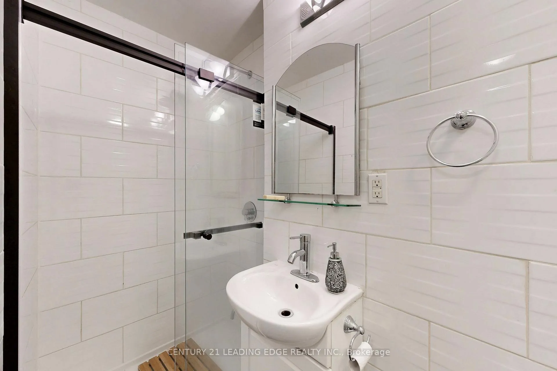Photo 31 of Unit 4, 364 Dundas Street E, Toronto, Moss Park — HOMEH