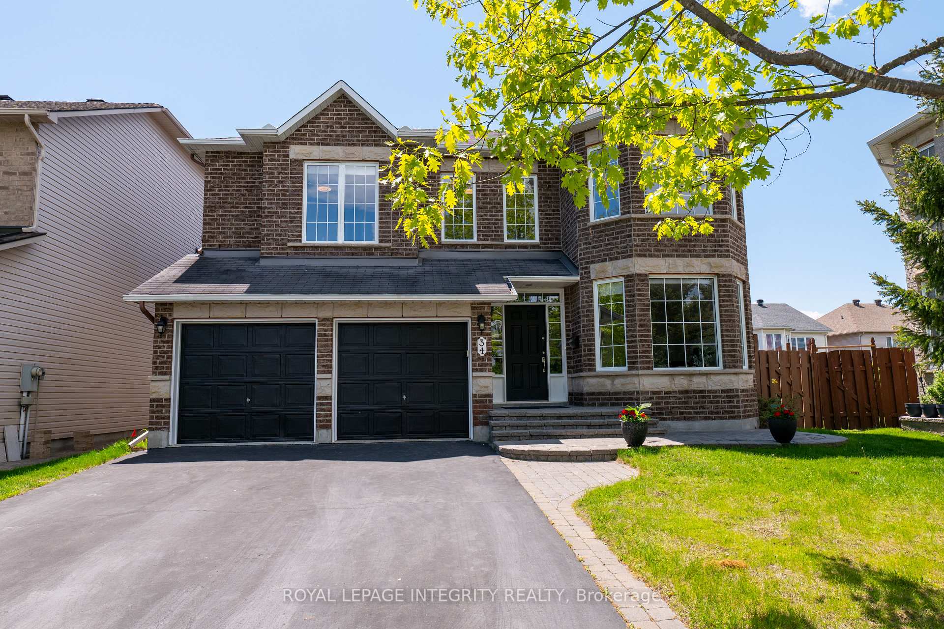 Front of 34 Keighley Circle