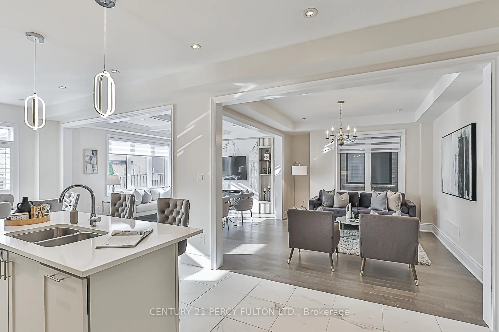Photo 3 of 75 Jinnah Avenue, Markham, Middlefield — HOMEH