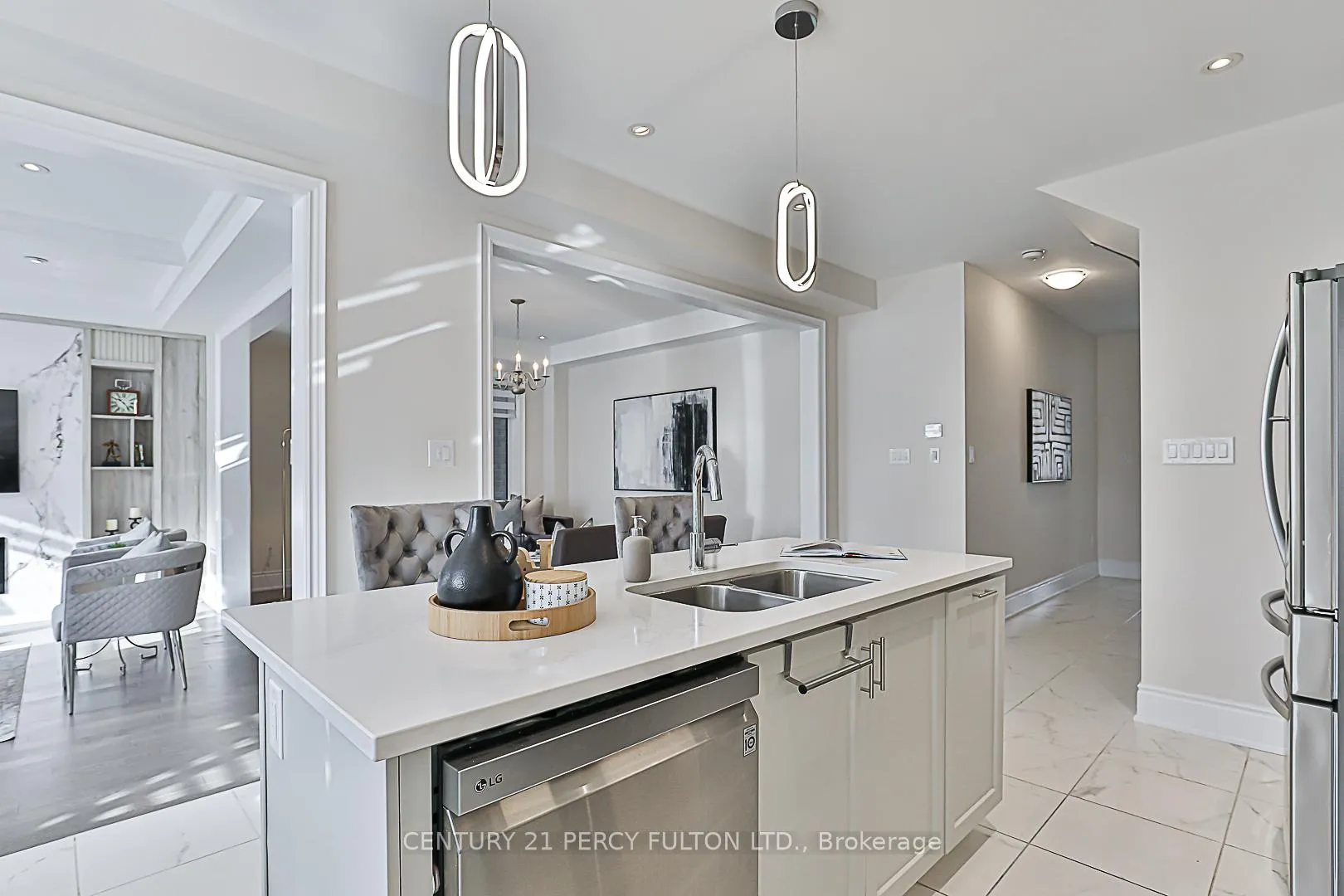Photo 25 of 75 Jinnah Avenue, Markham, Middlefield — HOMEH