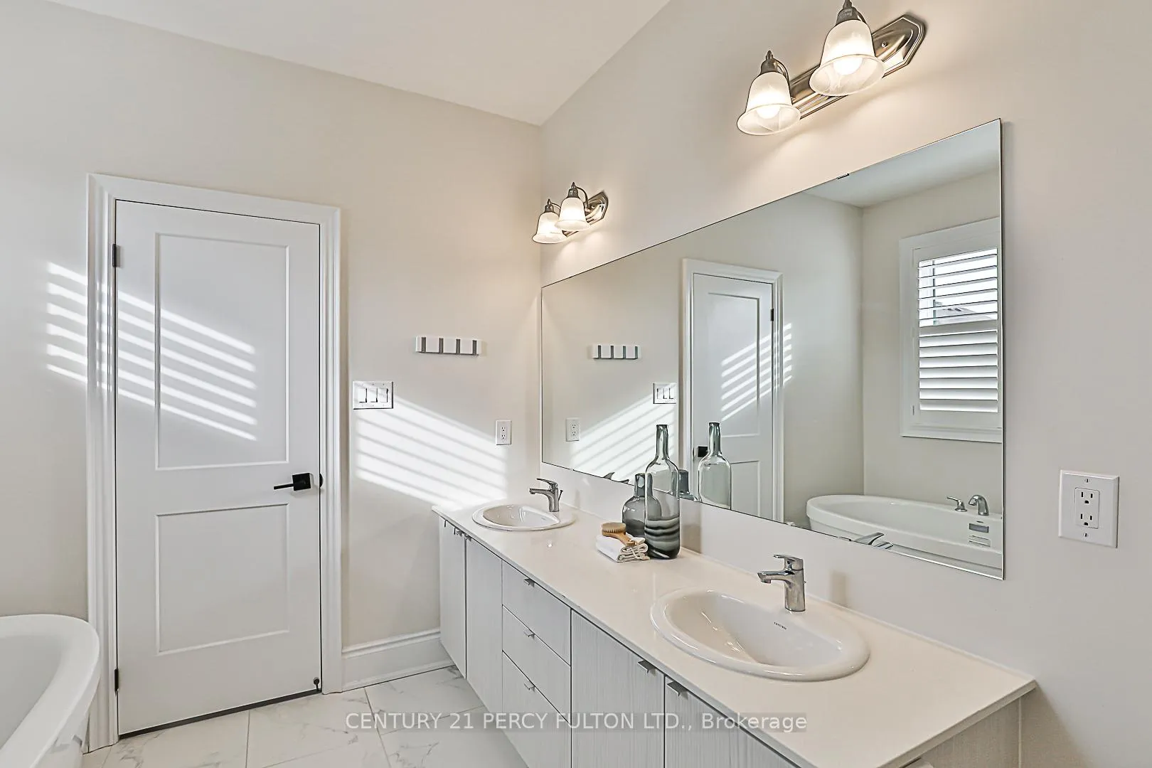 Photo 34 of 75 Jinnah Avenue, Markham, Middlefield — HOMEH