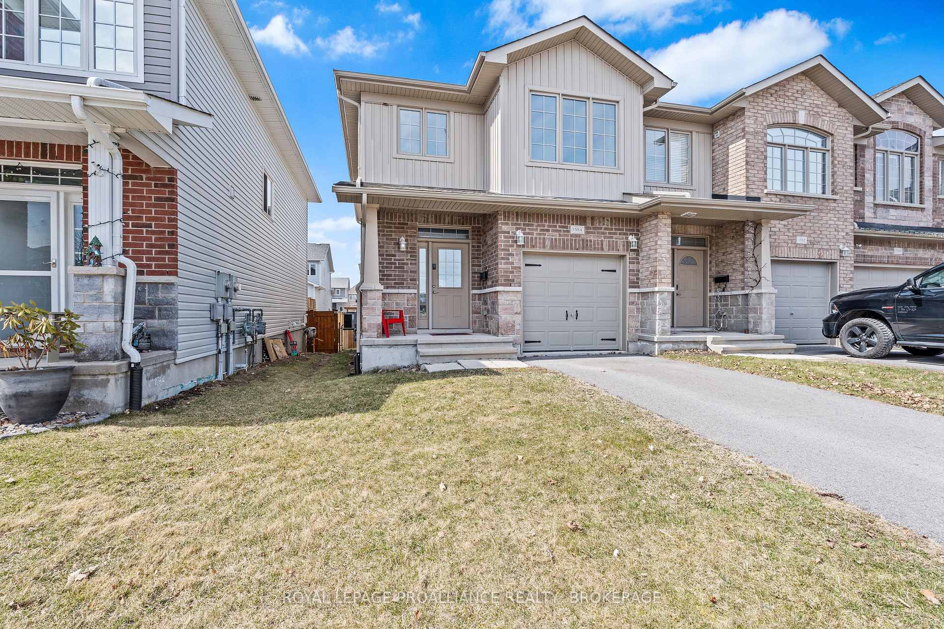 Photo 1 of 1584 Davenport Crescent, Kingston, City Northwest — HOMEH