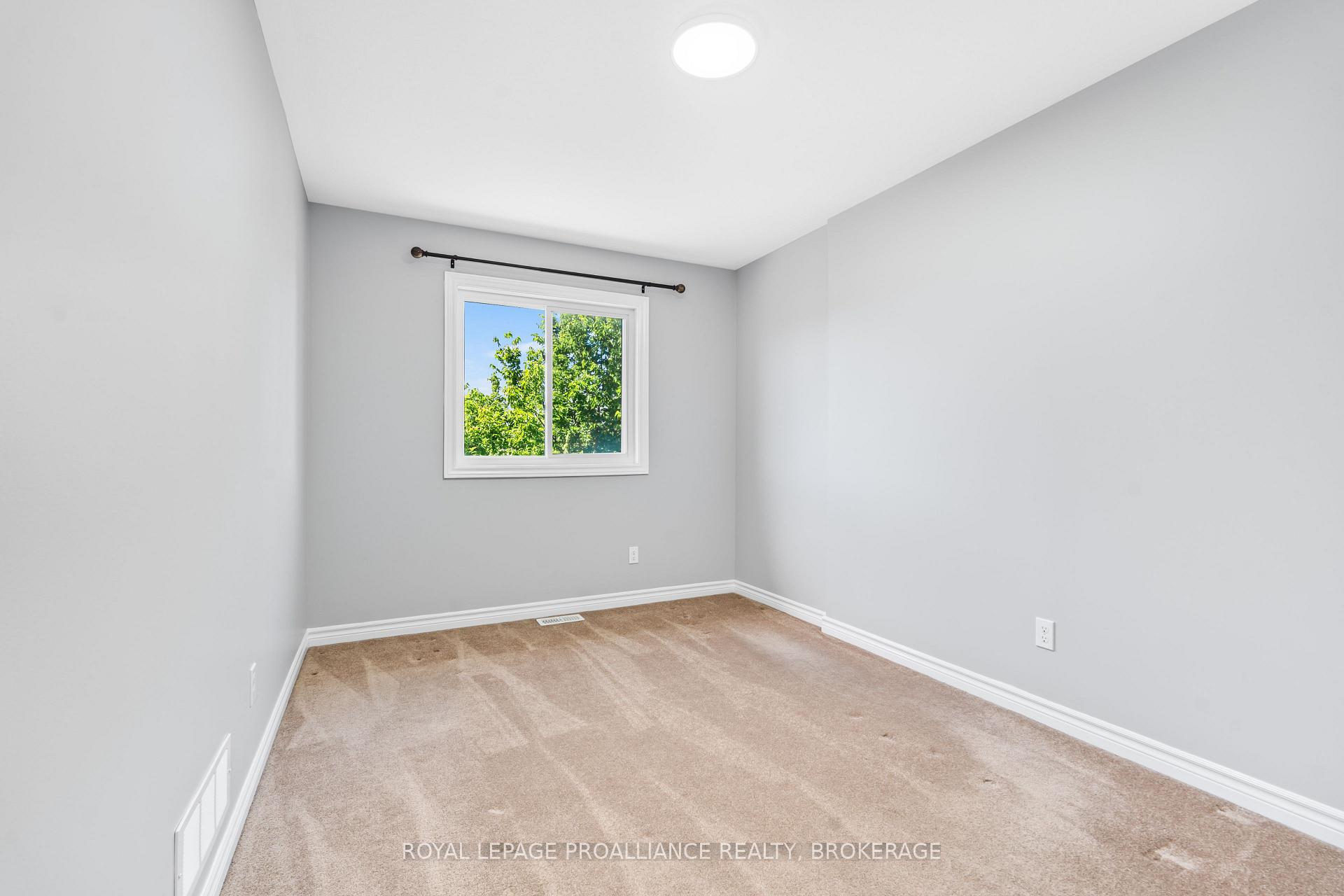 Photo 22 of 1584 Davenport Crescent, Kingston, City Northwest — HOMEH