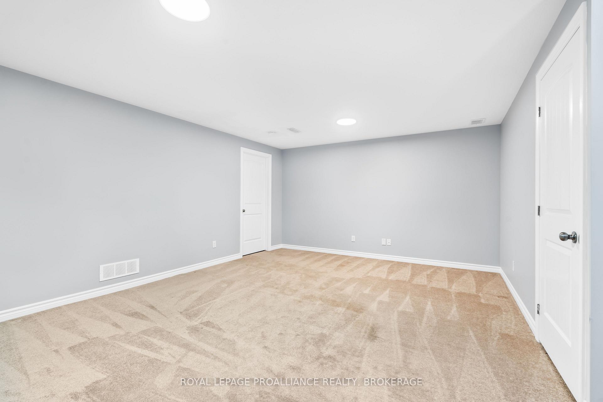 Photo 29 of 1584 Davenport Crescent, Kingston, City Northwest — HOMEH