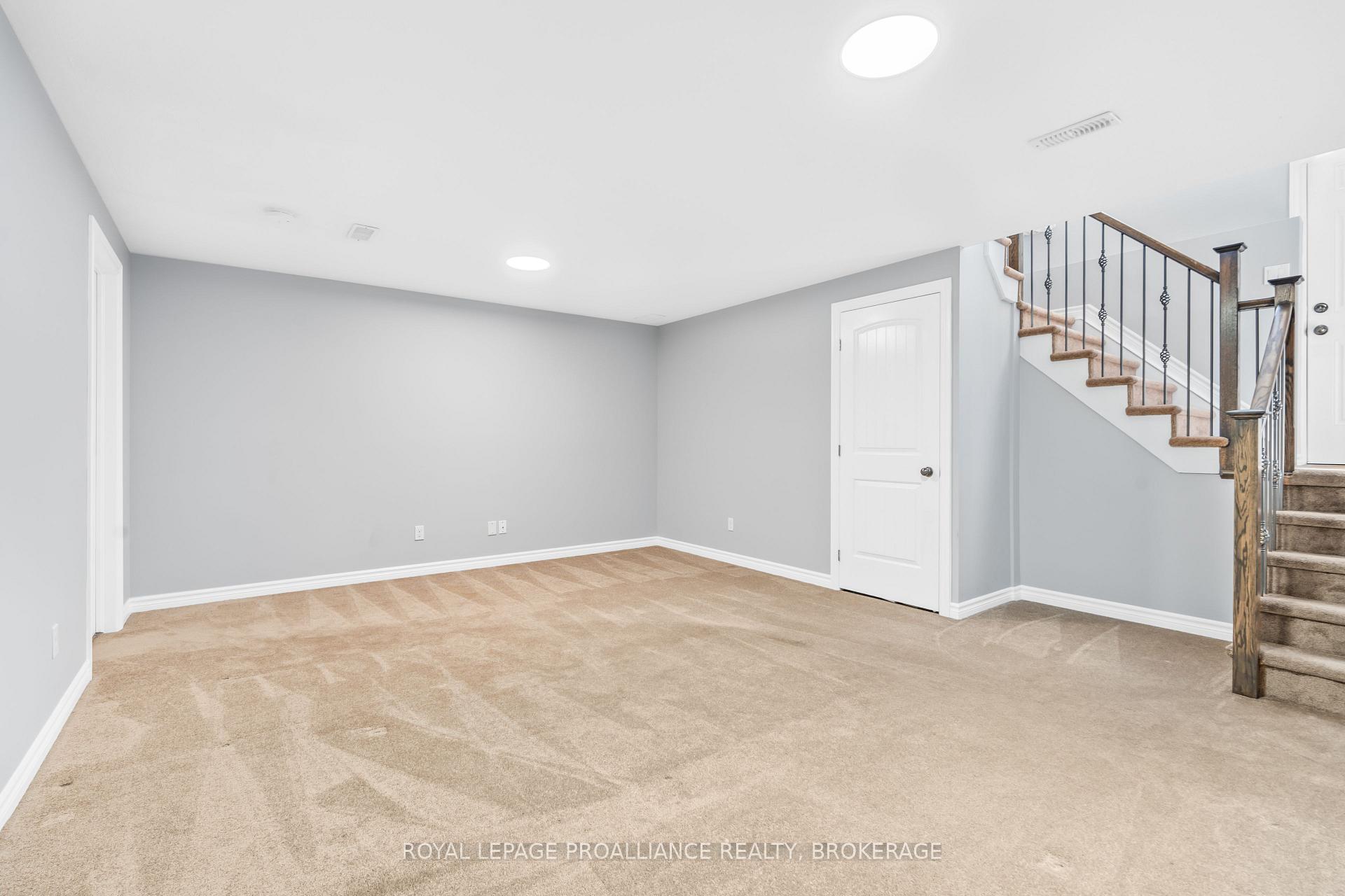 Photo 30 of 1584 Davenport Crescent, Kingston, City Northwest — HOMEH
