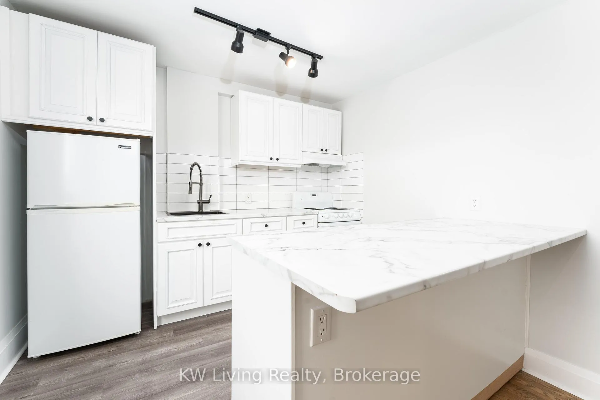 Photo 4 of Unit Upper, 157 Margueretta Street, Toronto, Dufferin Grove — HOMEH