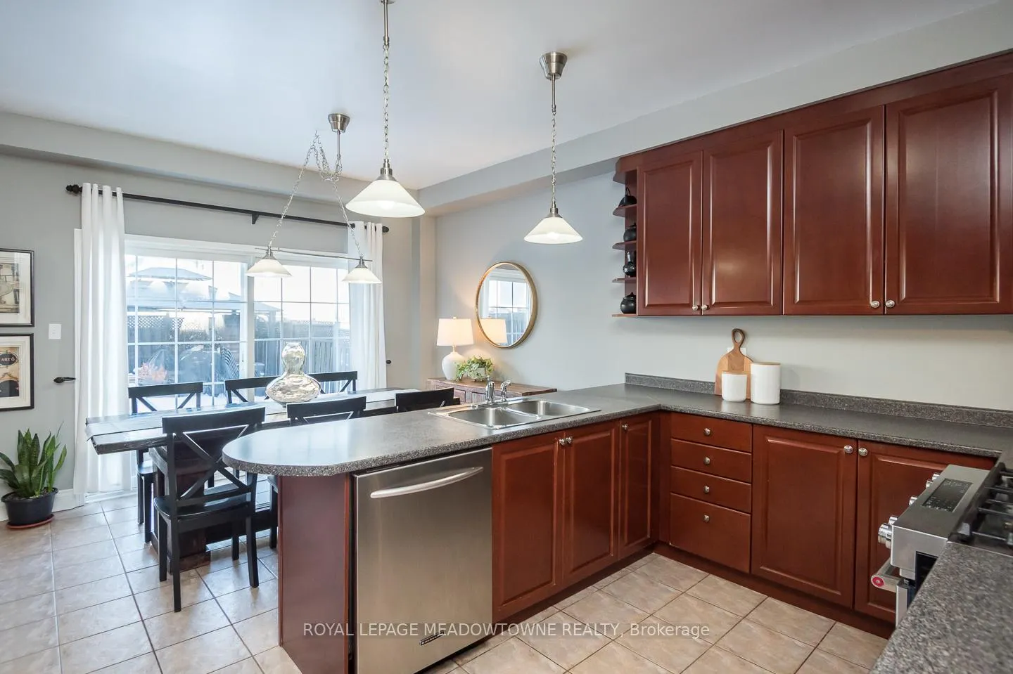 Photo 12 of 1029 Easterbrook Crescent, Milton, Coates — HOMEH